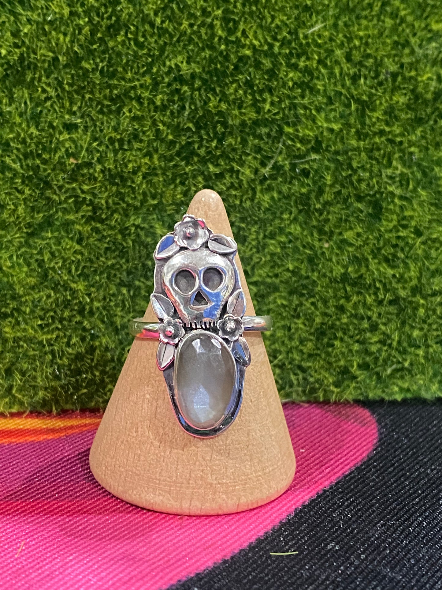Silky Gray Moonstone skull Ring